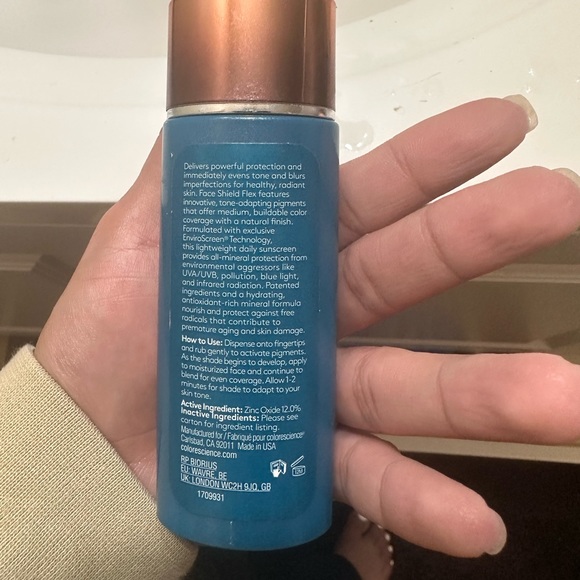 Sunforgettable® Total Protection™ Face Shield Flex SPF 50 - Picture 2 of 3